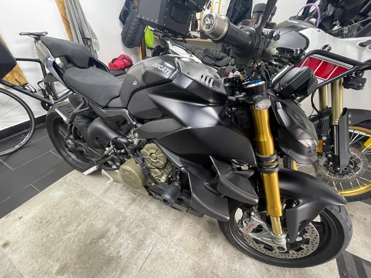 Moto Tours · First-Class